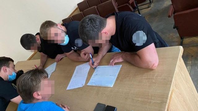 Столкновения под Офисом президента: полиция применила слезоточивый газ, есть задержанные Фото 2 Сутички під Офісом президента — що відомо про протести Фото 2