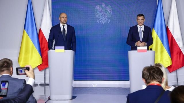 Польща хоче видобувати газ на Західній Україні — прем'єр-міністр
