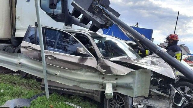 Даже не тормозил: в Ровенской области водитель грузовика протаранил три авто ДТП у Рівненській області