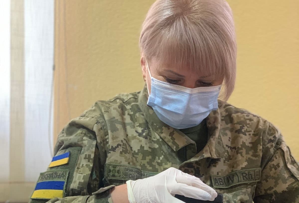 В Николаевском порту иностранцы пытались пересечь границу с женскими паспортами В Николаевском порту иностранцы пытались пересечь границу с женскими паспортами