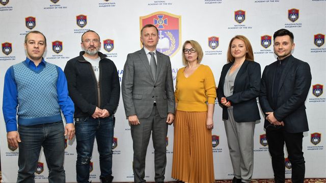 Борються з фейками та маніпуляціями: як ICTV та СТБ протидіють інформвійні