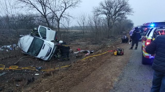 ДТП у Луганській області сьогодні: перекинувся мікроавтобус, є загиблий і постраждалі