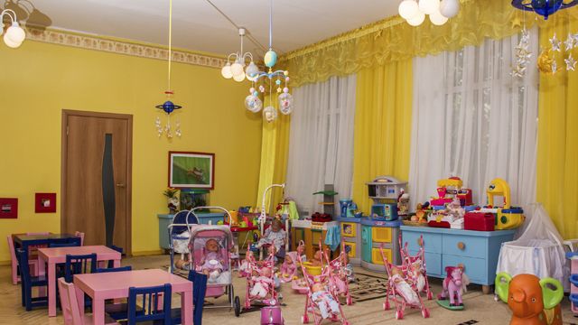 На очах дітей: в Ірпені директор дитячого садочку побила виховательку