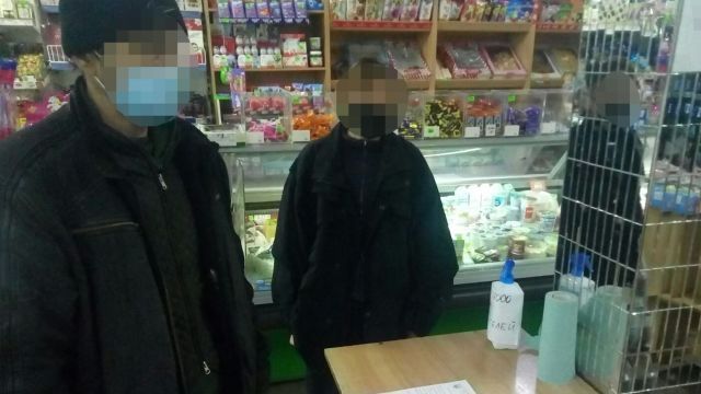 На Донеччині продавщиця магазину купила підроблені результати ПЛР-тестів