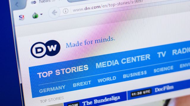 Кремль хочет объявить Deutsche Welle “иноагентом” и прекратить вещание на территории России