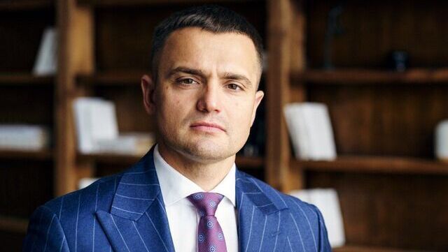 Радник керівника ОП Беззубенко пояснив різницю між воєнним та надзвичайним станом