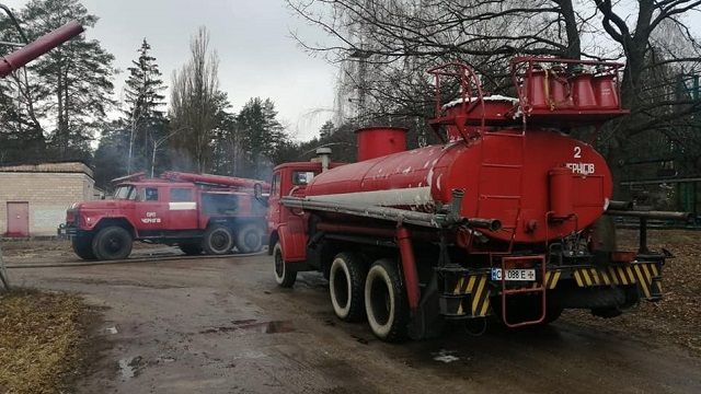 Російський агресор завдав ракетного удару по Рівненській області, горить нафтобаза – ОВА Рівненщина – російські військові завдали ракетного удару по нафтобазі 28 березня 2022