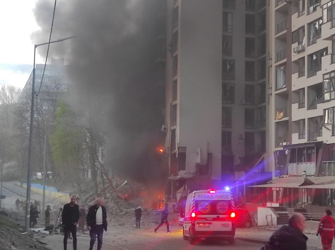 Обстрел Киева 28.04.2022 — фото и видео с места удала ракет в Киеве сегодня