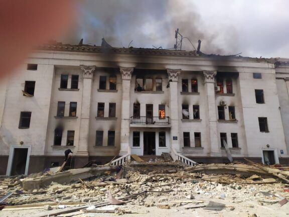 Росія готує фейк про події у маріупольському драмтеатрі – розвідка