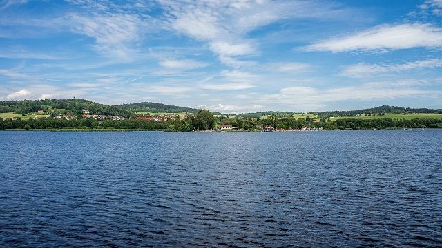 РФ обстрілює окупований берег Каховського водосховища Каховське водосховище – РФ продовжує обстріли Каховського водосховища