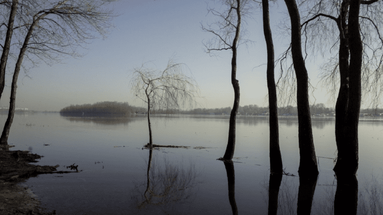 повінь