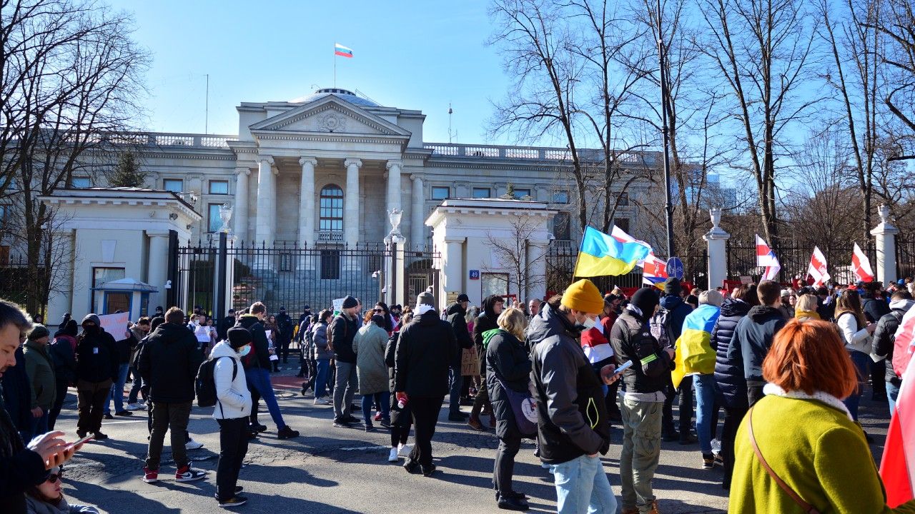 Ексомбудсмен РФ заявив, що вбивство посла Польщі “в межах міжнародного права” – реакція Варшави посольство росії у Варшаві