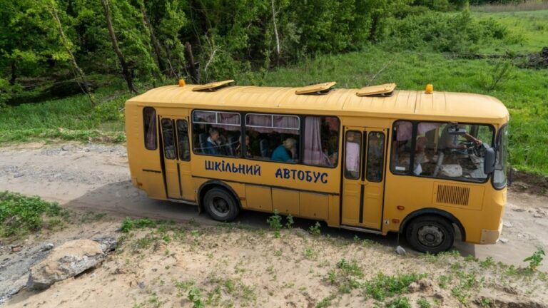 Нет воды и света: “эвакуированные” оккупантами жители Токмака жалуются на ужасающие условия
