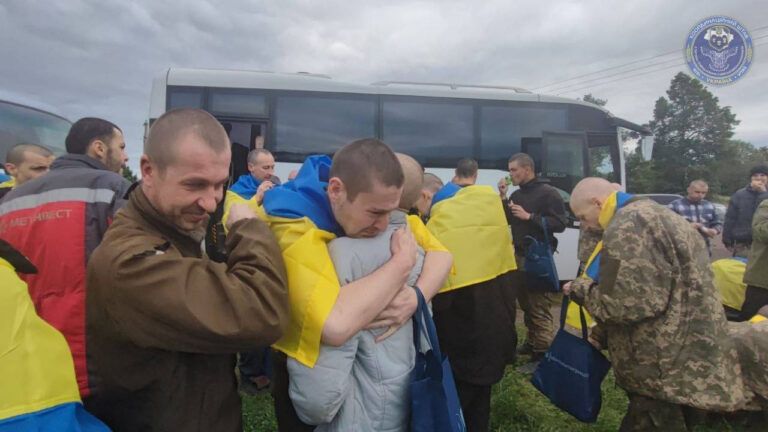 Зеленский рассказал, сколько украинцев удалось вернуть из плена с начала полномасштабного вторжения