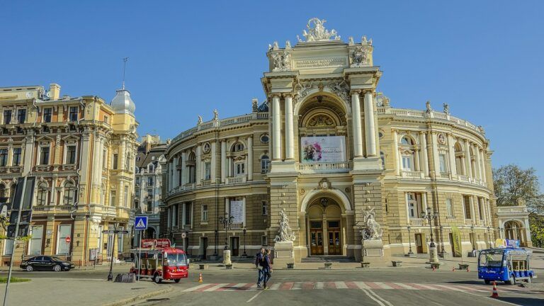 В Одесі обмежується робота нічних клубів і розважальних закладів – рішення ОВА