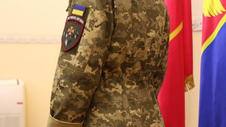 В Минобороны представили новую летнюю форму для женщин-военных