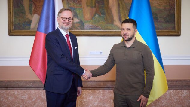 Чешская инициатива: Украина в этом году уже получила миллион снарядов Петр Фіала та Зеленський