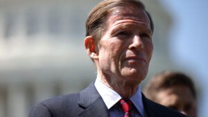 Сенатор США Блюменталь: РФ атакует американские компании в Украине