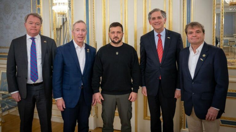 Ситуация на фронте и потребности Украины: о чем говорил Зеленский с делегацией конгрессменов США