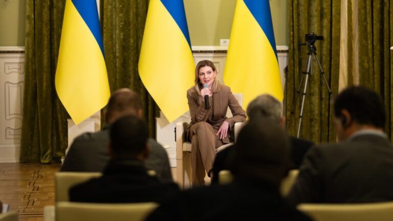 Злодії не йдуть на контакт. Зеленська розповіла африканським ЗМІ про викрадення РФ українських дітей