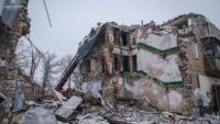 Руїни будинку в Селидовому