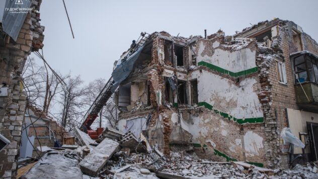 Руїни будинку в Селидовому