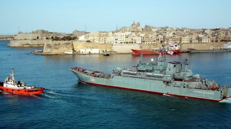 Украина поразила корабль Константин Ольшанский: что известно