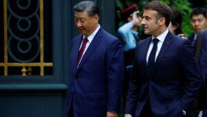 Макрон закликав Сі Цзіньпіна сприяти припиненню війни в Україні під час зустрічі в Пекіні