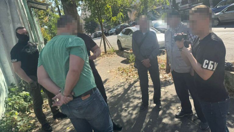Затримання посадовця Енергоатома