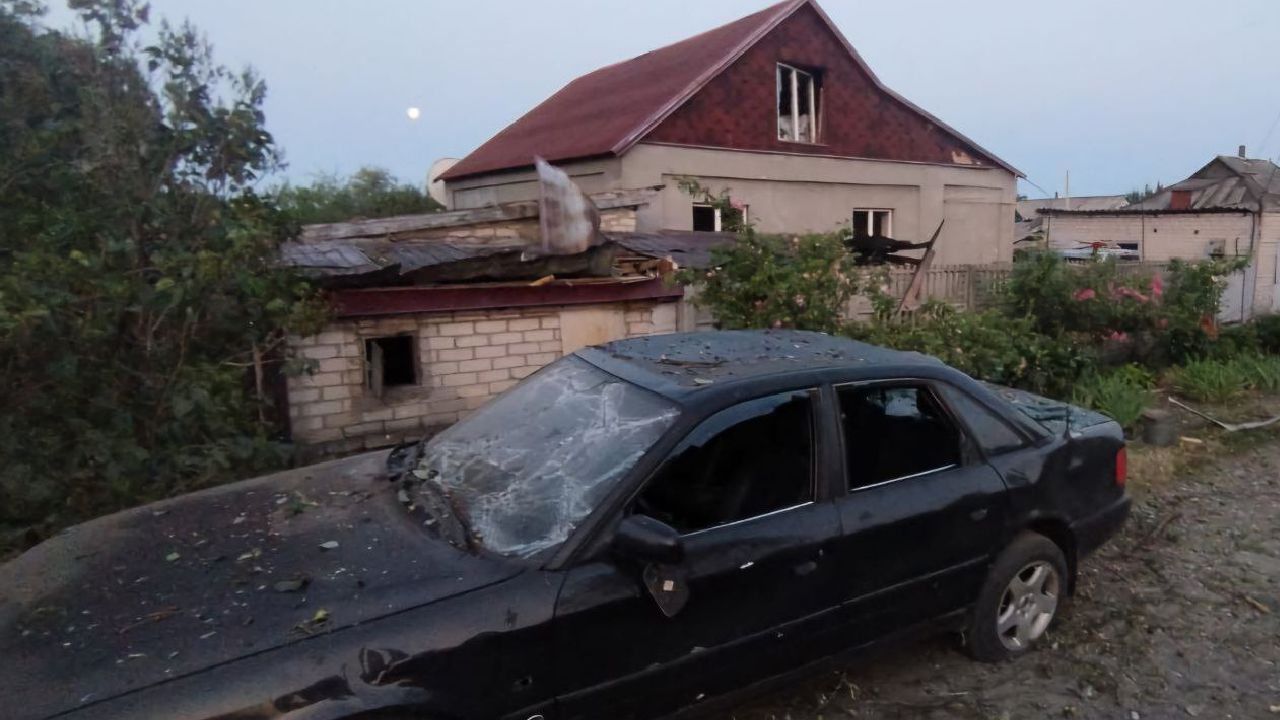 Бір топ адамдар оның қынабына балапан мен спермы трахают