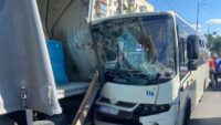 ДТП в Киеве: маршрутка врезалась в грузовик дтп-київ