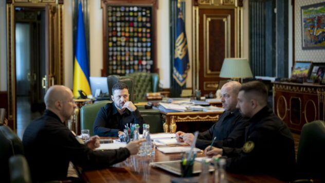 Зеленский провел совещание по оборонной сфере: украинского оружия должно быть больше Зеленський