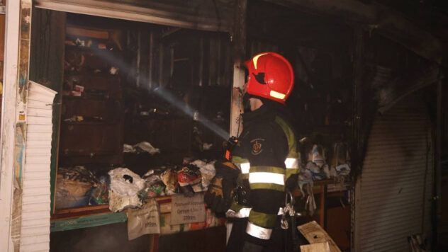 Пожежа в Чернігові: на ринку горіли кіоски та павільйон Чернігів