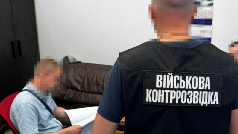 крав на ремонті бронетехніки