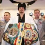 Усик в образі гетьмана Скоропадського: стильна поява перед боєм із Дюбуа