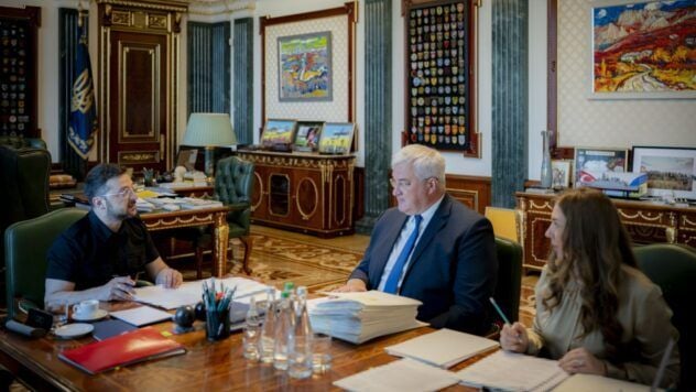 Зеленский назначил 16 послов Украины