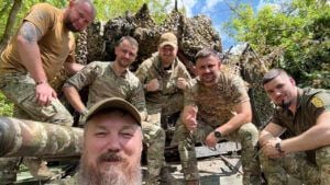 військові