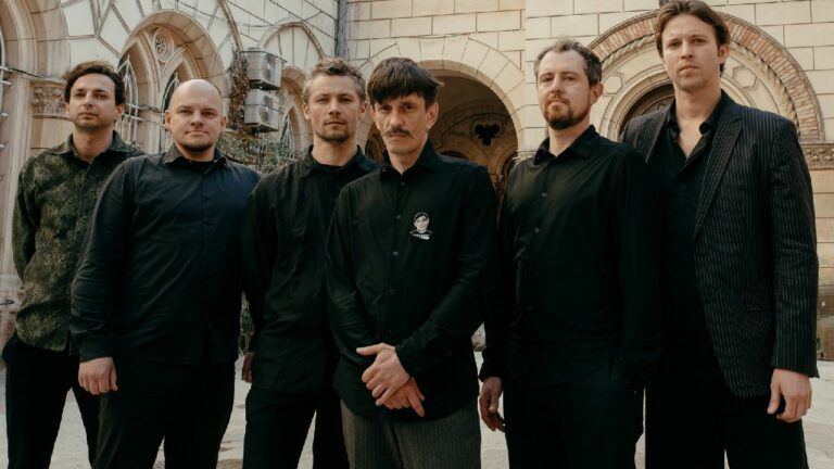 гурт Пиріг і батіг