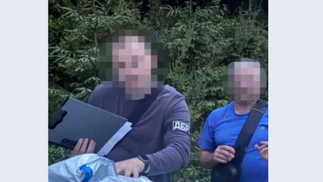 ДБР затримало рятувальника, який переправляв військовозобов’язаних за кордон за $19 тис. ДБР