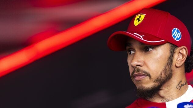 Я просто нікчемний: Гемілтон заявив, що Ferrari має замінити його іншим гонщиком Льюїс Гемілтон