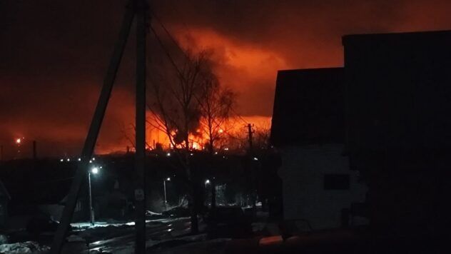 Вночі дрони атакували НПЗ у Нижньогородській області – горить завод Лукойлу атака на РФ