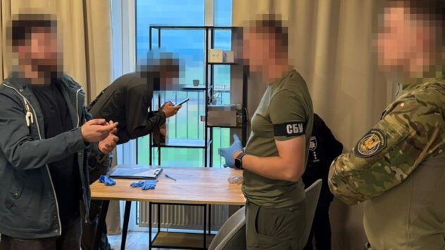 Розставляв “відеопастки” для ударів по Києву: СБУ затримала ІТ-фахівця СБУ затримала IT-фахівця, який допомагав коригувати удари по Києву