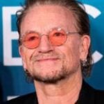 Лидер U2 Боно исполнил хит The One в дуэте с украинским воином-бандуристом
