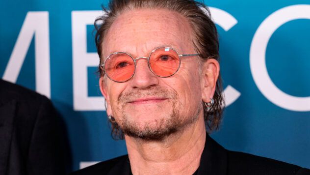 Лидер U2 Боно исполнил хит The One в дуэте с украинским воином-бандуристом Боно з U2