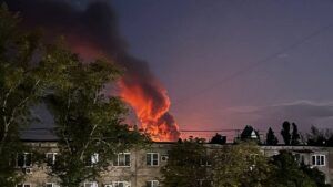 Атака безпілотника зупинила роботу Саратовського НПЗ