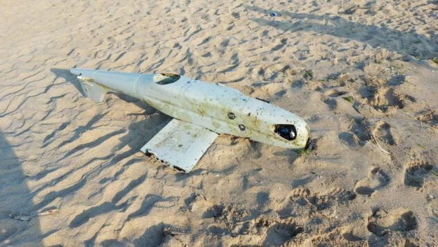 У Болгарії на пляж винесло ймовірний російський розвіддрон дрон