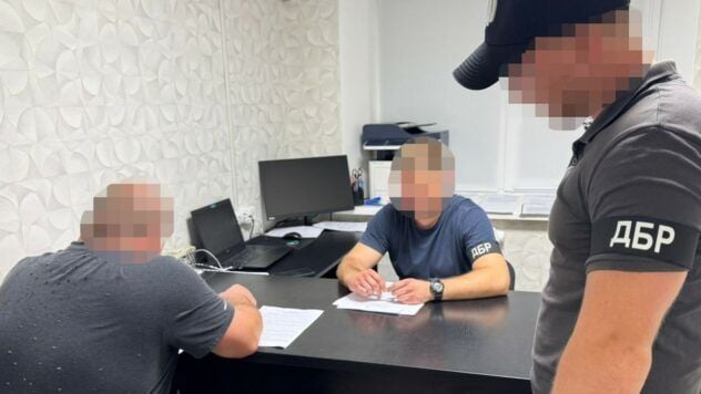 Экс-артист и экс-музыкант в/ч незаконно получали по 100 тыс. грн боевых – ГБР ДБР Донеччина незаконні виплати