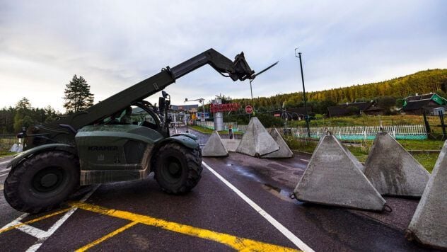 В Литве установили “зубы дракона” для усиления обороны возле границы с РФ и Беларусью У Литві встановили зуби дракона біля кордону з Росією та Білоруссю