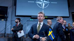 Швеция выделит на военную поддержку Украины $7,5 млрд — министр обороны Йонсон