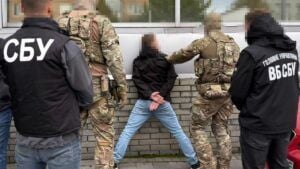 наводив удари по військовим заводм
